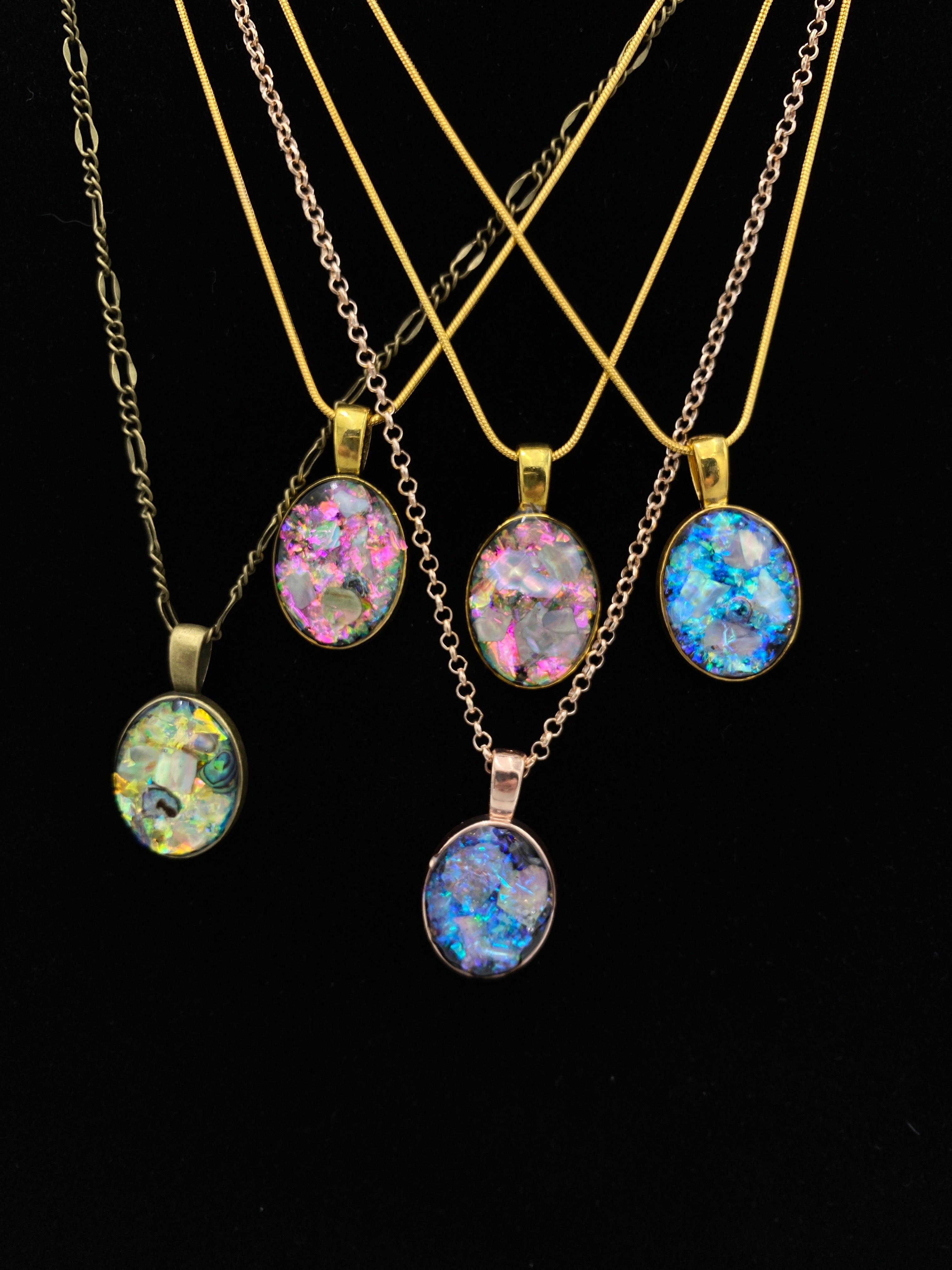 Small Pendant Necklaces